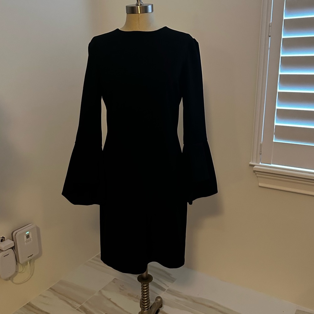 Alice + Olivia Dora Trumpet-Sleeve Dress